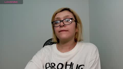 Kitty Trixy online show from 05-05-26, 11:13