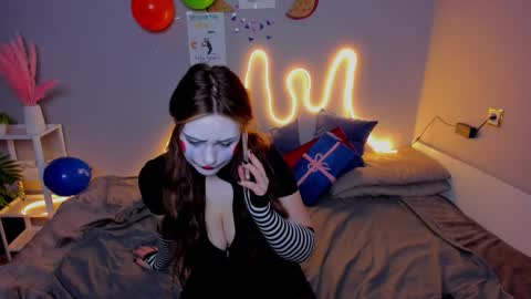 Rina online show from 10-31-25, 01:28