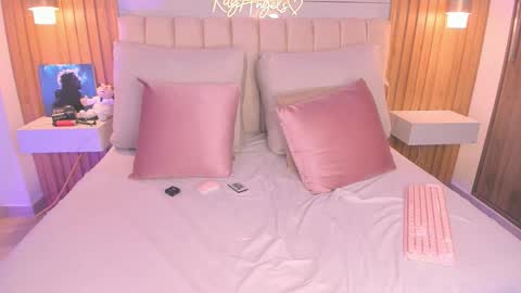 Angel Independent Model online show from 02-03-26, 01:48