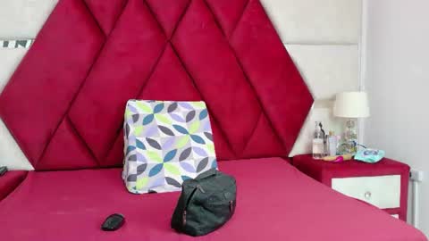 Luisa y Jairo online show from 06-16-26, 12:19