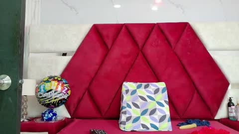 Snapshot of kity_spiderr chatting on 07-03-26, 12:11 Luisa y Jairo online show from 07-03-26, 12:11