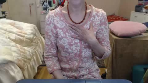 Snapshot of kiuminberry chatting on 06-15-26, 10:17 KiuminBerry online show from 06-15-26, 10:17