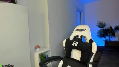 Snapshot of kivaa_rice chatting on 02-16-26, 01:02 Kivaa Rice GTM2 0300am-945am Mon Wed Thu Fri Sat. online show from 02-16-26, 01:02