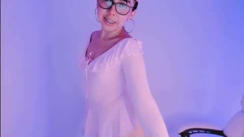 Snapshot of kiwi____ chatting on 07-27-26, 02:29 Little piece of fruit online show from 07-27-26, 02:29