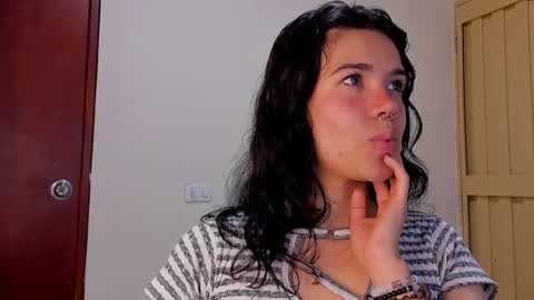 Snapshot of kiwi_mmm chatting on 01-12-25, 01:53 kiwi_mmm online show from 01-12-25, 01:53