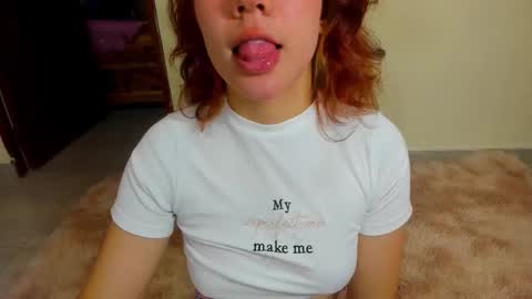 Snapshot of kiwi_mmm chatting on 10-25-25, 05:30 kiwi_mmm online show from 10-25-25, 05:30