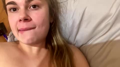 kiwihoneys69 online show from 12-18-25, 11:49