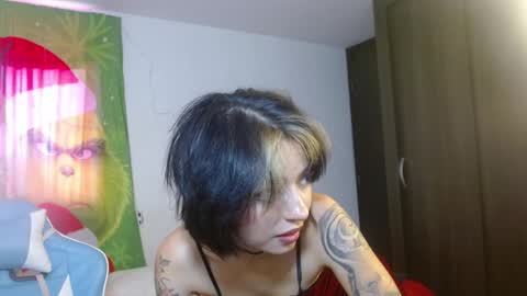 kiyu online show from 11-16-25, 09:09