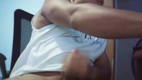 Snapshot of klars_mood chatting on 06-14-26, 02:24 klars online show from 06-14-26, 02:24