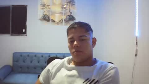 Snapshot of klars_mood chatting on 06-19-26, 11:30 klars online show from 06-19-26, 11:30