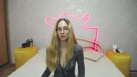 Snapshot of klaryevans chatting on 09-27-25, 05:12 Klary online show from 09-27-25, 05:12