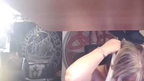 Michelle online show from 04-12-26, 04:23