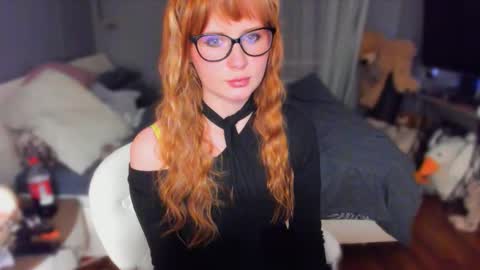 Snapshot of klementinagirl chatting on 12-14-25, 08:35 Klementinafanslyklementina6661 online show from 12-14-25, 08:35