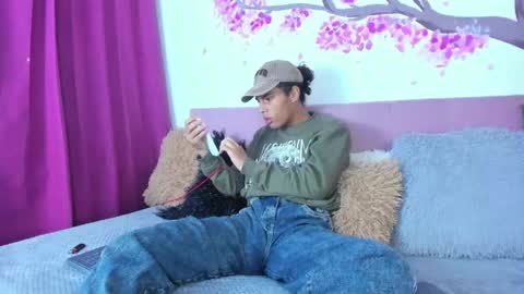 Snapshot of kleo_helenos chatting on 01-28-25, 02:32 KLEO online show from 01-28-25, 02:32