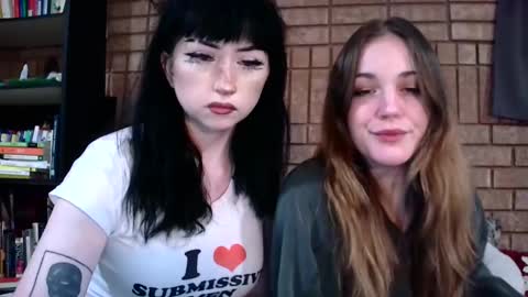 Snapshot of kleokills chatting on 12-24-24, 08:11 kleokills online show from 12-24-24, 08:11