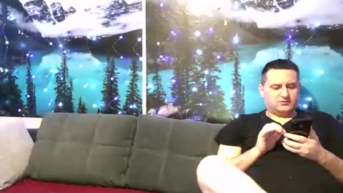 Kleosnow online show from 12-17-25, 08:53