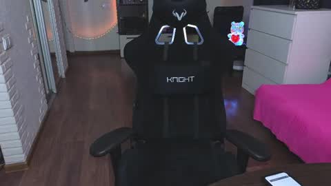 Alisa.         online show from 04-07-26, 06:30