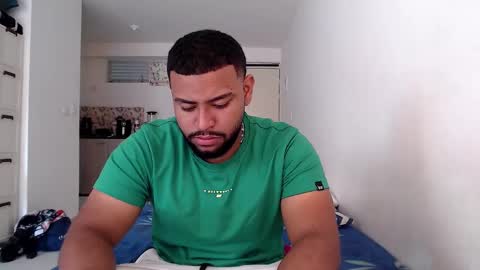 Snapshot of kleyton336 chatting on 12-10-24, 03:33 kleyton online show from 12-10-24, 03:33