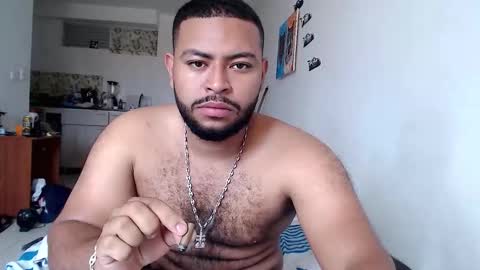 Snapshot of kleyton336 chatting on 10-08-25, 05:32 kleyton online show from 10-08-25, 05:32