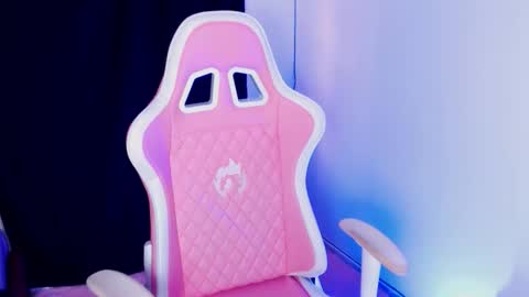 Kloe online show from 11-18-25, 07:40