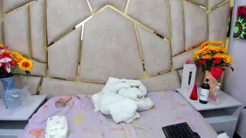 kloe online show from 10-26-25, 05:46