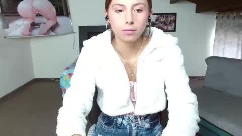 Snapshot of kloe_deker chatting on 03-06-25, 01:35 Kloe deker online show from 03-06-25, 01:35