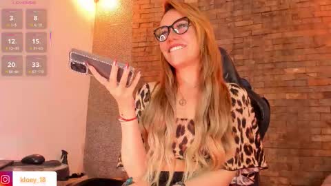 Kloey  online show from 10-10-25, 04:11