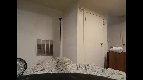 Snapshot of klou502 chatting on 12-18-24, 05:48 LOUiViLAN online show from 12-18-24, 05:48
