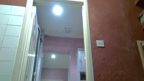 Snapshot of klovesu2000 chatting on 12-17-24, 07:59 klovesu2000 online show from 12-17-24, 07:59