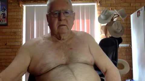 Aussiedude online show from 10-09-25, 03:37