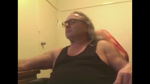 Snapshot of knobout chatting on 04-23-26, 02:52 knobout online show from 04-23-26, 02:52
