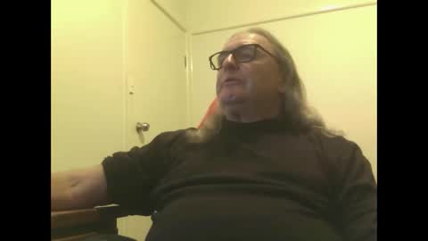 Snapshot of knobout chatting on 04-26-26, 01:31 knobout online show from 04-26-26, 01:31