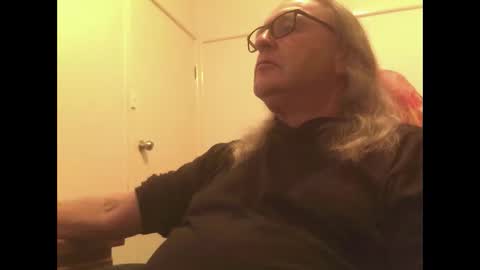 Snapshot of knobout chatting on 05-19-26, 08:42 knobout online show from 05-19-26, 08:42