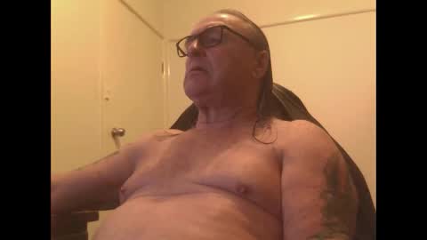 Snapshot of knobout chatting on 05-24-26, 09:36 knobout online show from 05-24-26, 09:36