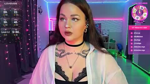 Mia online show from 02-22-26, 12:36