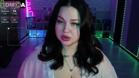 Mia online show from 04-20-26, 03:15