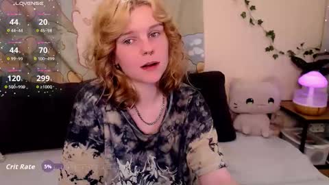 Snapshot of komorebbi chatting on 04-23-26, 10:56 Marta online show from 04-23-26, 10:56