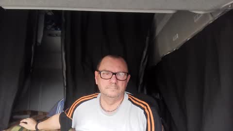 Snapshot of komputer123456789 chatting on 12-12-24, 11:07 Bogdan online show from 12-12-24, 11:07