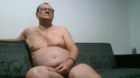 Snapshot of komputer123456789 chatting on 12-25-24, 05:58 Bogdan online show from 12-25-24, 05:58