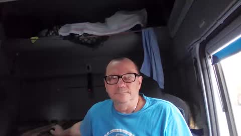 Snapshot of komputer123456789 chatting on 01-31-25, 02:49 Bogdan online show from 01-31-25, 02:49