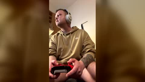 Snapshot of kongmikkel chatting on 05-22-26, 02:08 kongmikkel online show from 05-22-26, 02:08