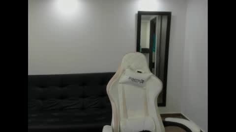 Julieta online show from 02-01-25, 04:03