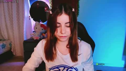 YINI online show from 10-19-25, 03:07