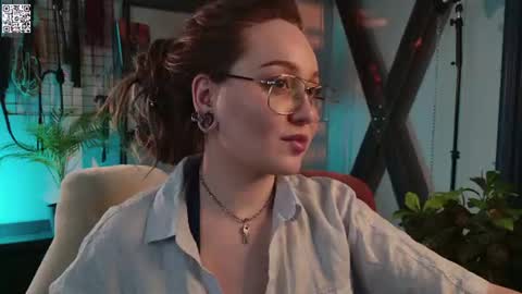 Snapshot of koracrosbie chatting on 06-19-26, 01:26 Kora TG channel online show from 06-19-26, 01:26