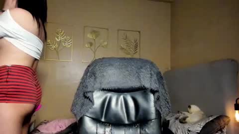 Snapshot of koreandollts chatting on 01-21-25, 03:26 MISS ALICIA online show from 01-21-25, 03:26