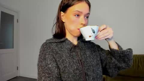 kossie_ online show from 11-06-25, 08:32