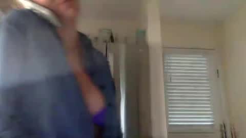 Snapshot of koyoteej chatting on 03-01-25, 10:42 koyoteej online show from 03-01-25, 10:42