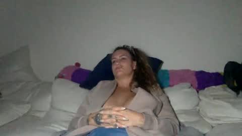 Snapshot of koyoteej chatting on 03-09-25, 03:43 koyoteej online show from 03-09-25, 03:43