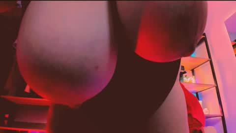 Khloe online show from 03-12-26, 04:51