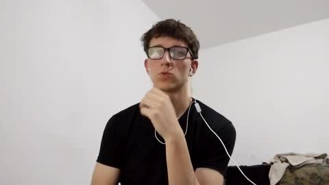 Facu online show from 12-22-24, 09:11